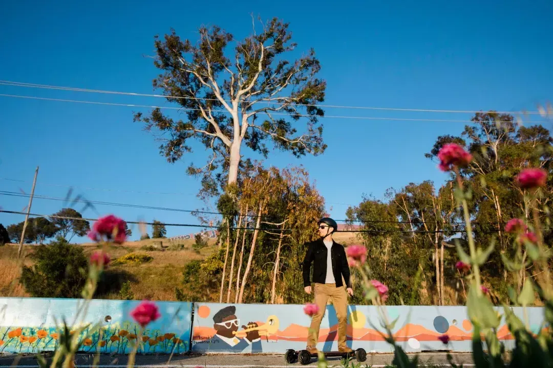 Skateboarder nel quartiere di Bayview.