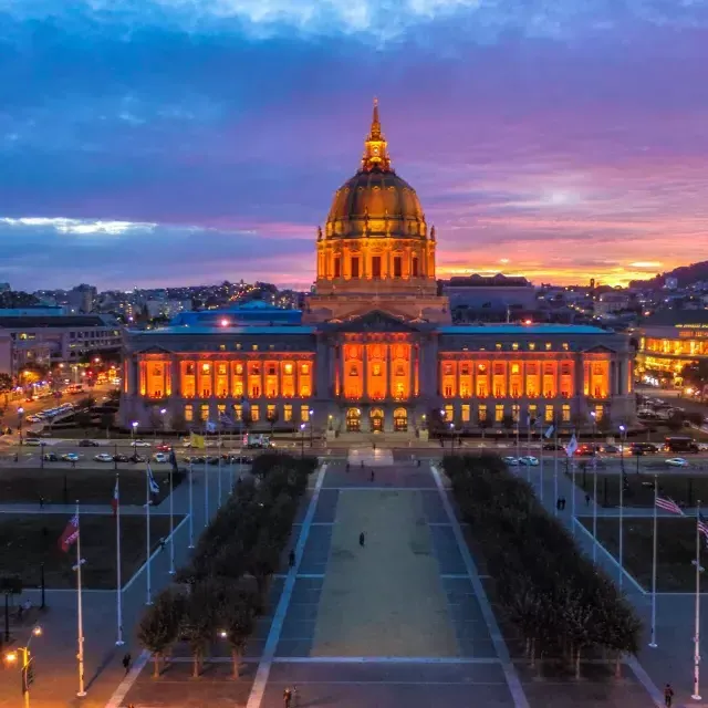 Prefeitura ao pôr do sol